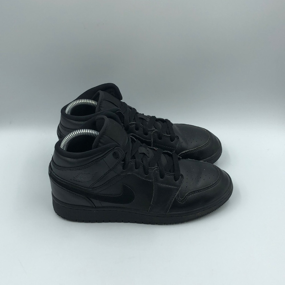 Jordan 1 Retro Mid "Deep Black"  Youth Sz 5.5, Women’s Sz 7